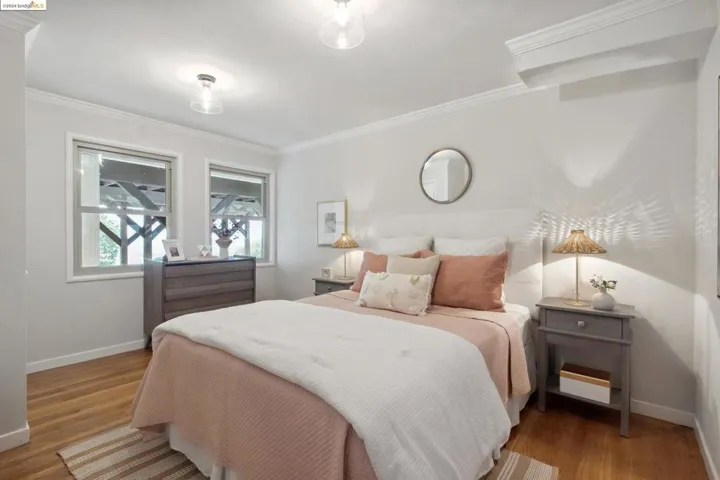 5057 Cochrane Avenue, Oakland, California 94618-2703