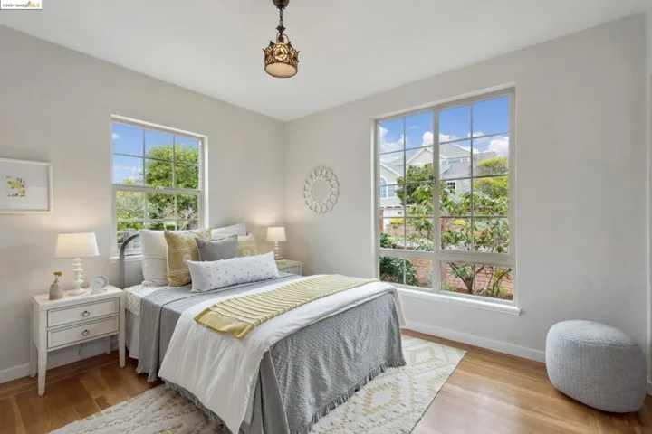 5057 Cochrane Avenue, Oakland, California 94618-2703