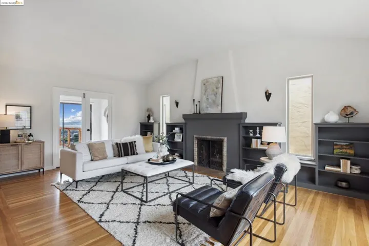 5057 Cochrane Avenue, Oakland, California 94618-2703