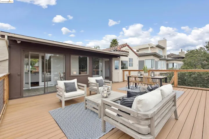 5057 Cochrane Avenue, Oakland, California 94618-2703