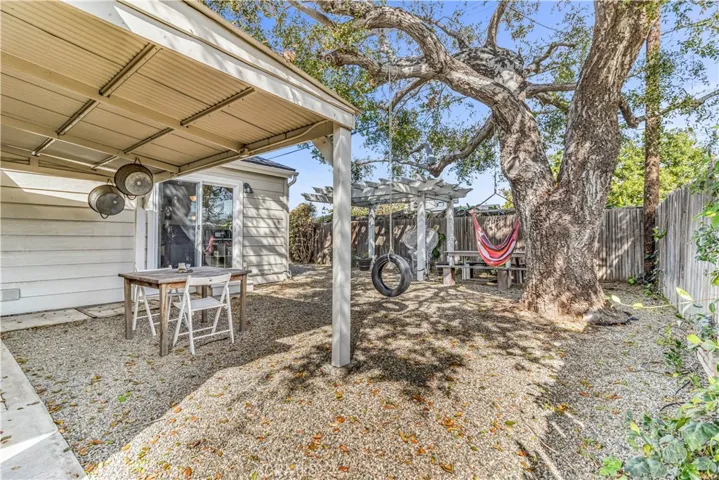 Perfect yard for dining al fresco
