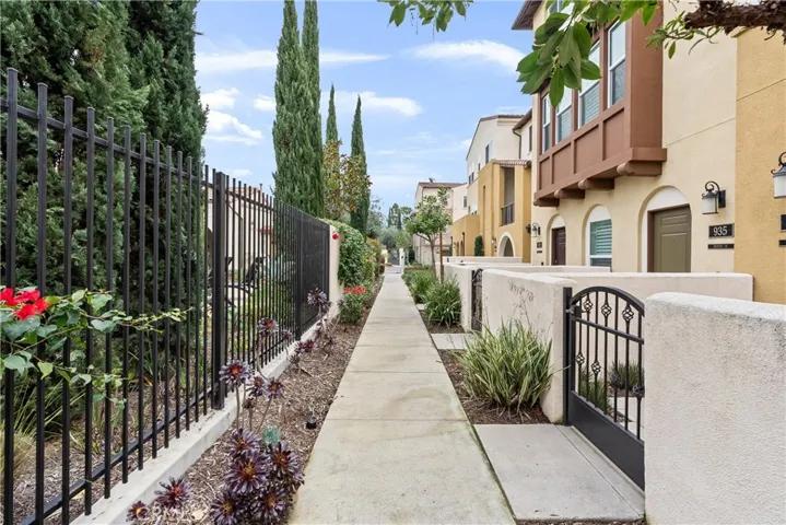 935 E Drapery Lane, Anaheim, California 92802