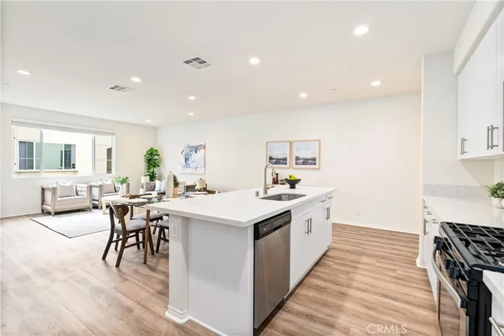 935 E Drapery Lane, Anaheim, California 92802