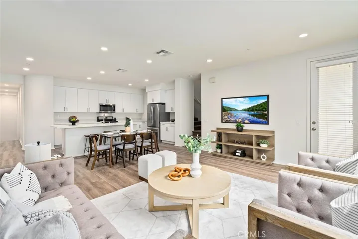 935 E Drapery Lane, Anaheim, California 92802