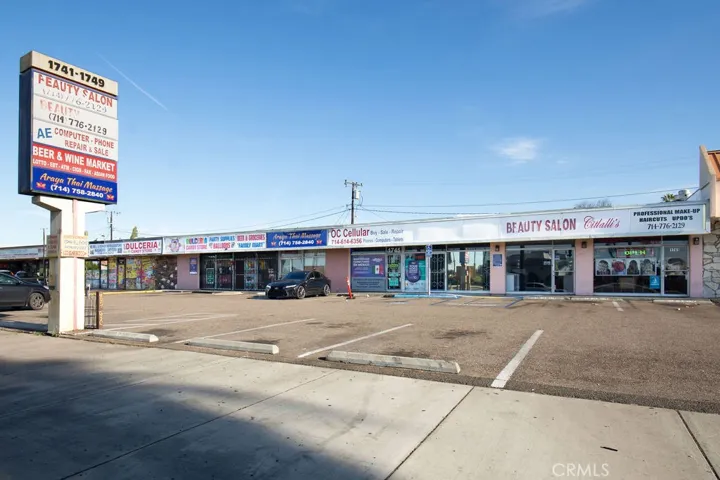 1743 W La Palma Avenue, Anaheim, California 92801