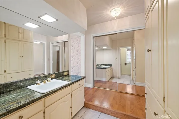 Master Sink Area
