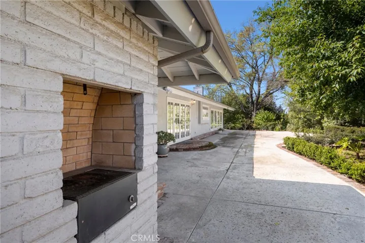 Built in BBQ & View of rear patio and gardens