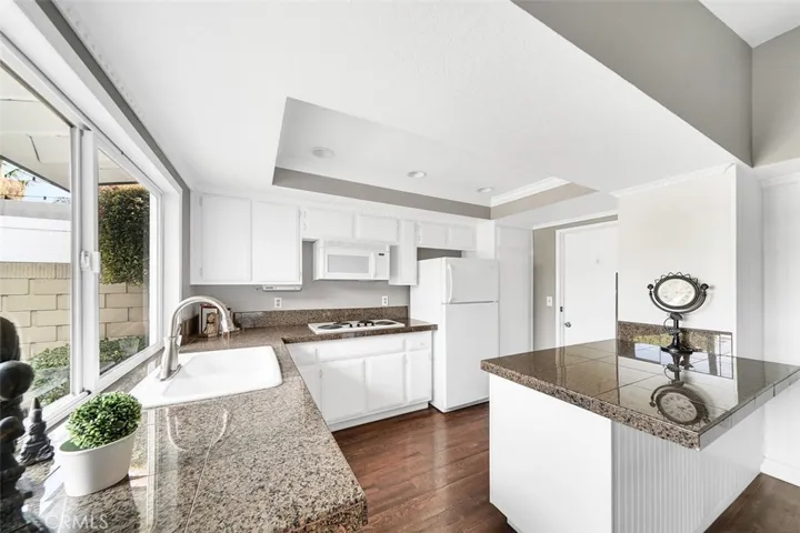 14591 Alder Lane, Tustin, California 92780
