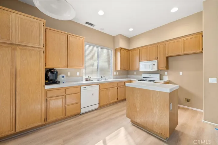 966 Cimarron Lane, Corona, California 92879