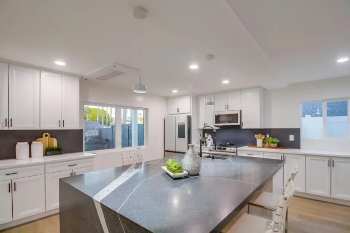 4807 11 Pescadero Ave, San Diego, California 92107
