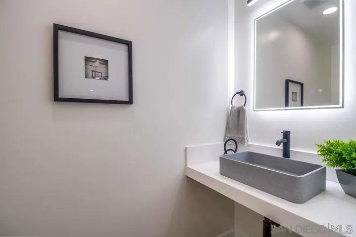 4807 11 Pescadero Ave, San Diego, California 92107