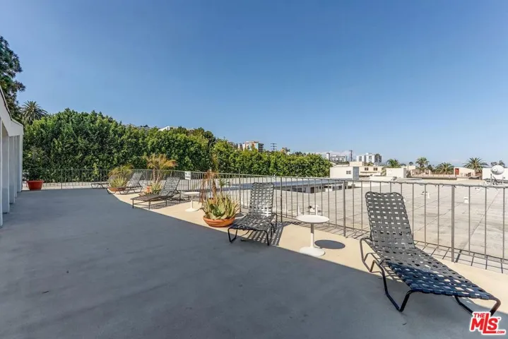 960 Larrabee Street 103, West Hollywood, California 90069