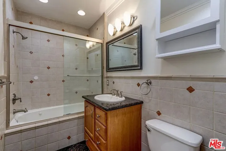 960 Larrabee Street 103, West Hollywood, California 90069