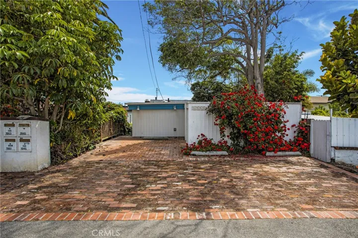 1945 Glenneyre Street, Laguna Beach, California 92651