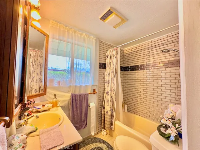 3866 Gates Place, Riverside, California 92504
