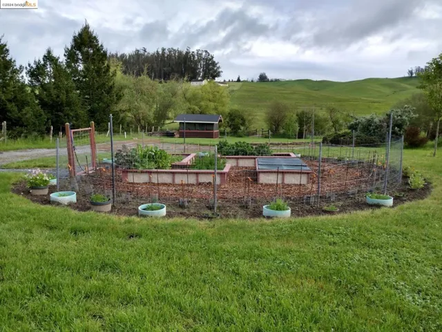 3999 Roblar Rd, Petaluma, California 94952