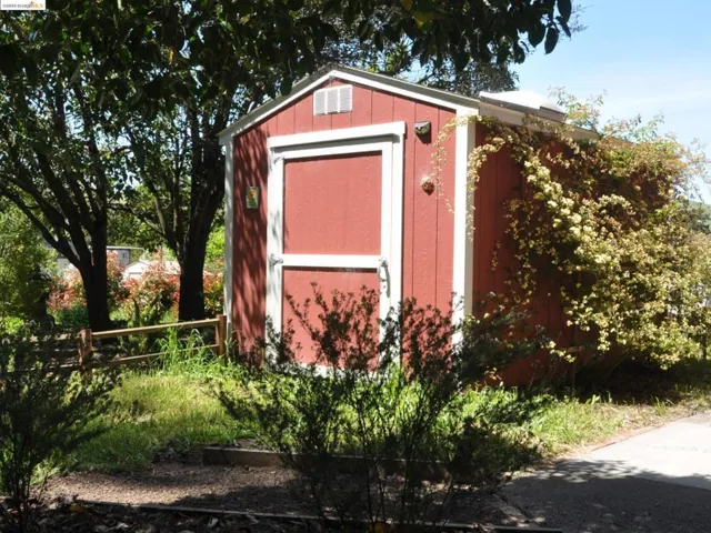 3999 Roblar Rd, Petaluma, California 94952