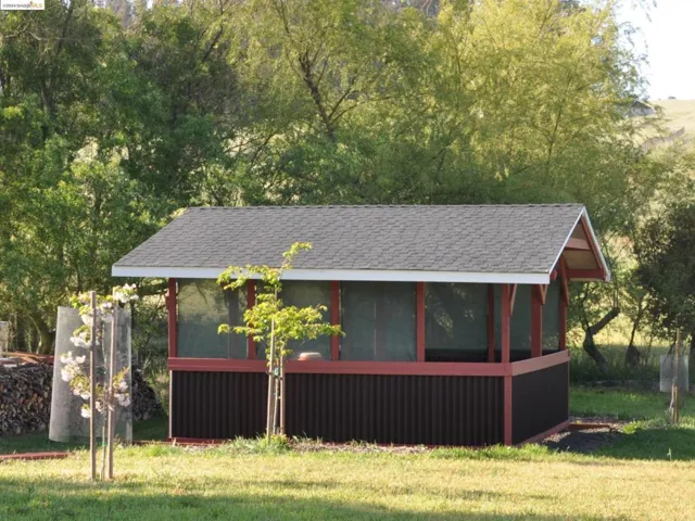 3999 Roblar Rd, Petaluma, California 94952