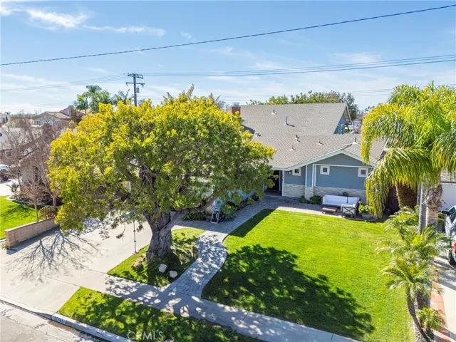 17761 Misty Lane, Huntington Beach, California 92649