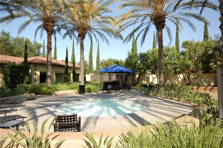 121 Chantilly, Irvine, California 92620