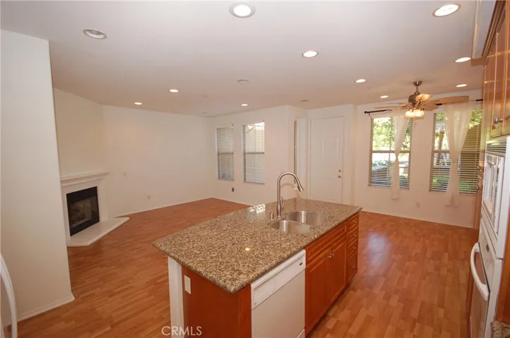 121 Chantilly, Irvine, California 92620