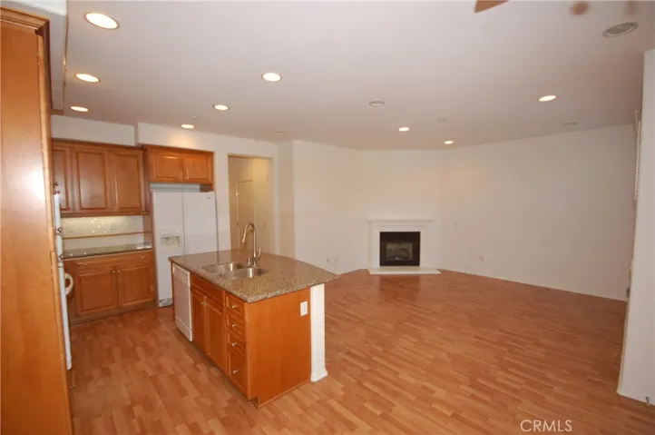 121 Chantilly, Irvine, California 92620