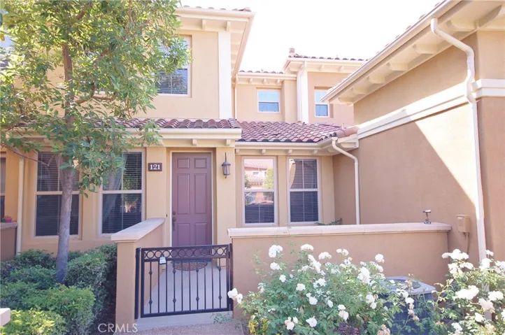 121 Chantilly, Irvine, California 92620