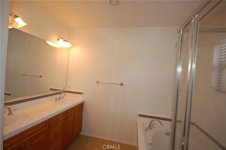 121 Chantilly, Irvine, California 92620