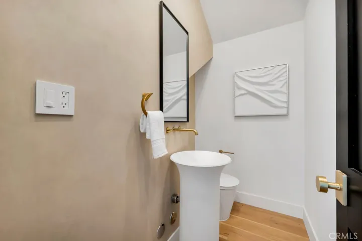 836 S Rimpau Boulevard, Los Angeles, California 90005