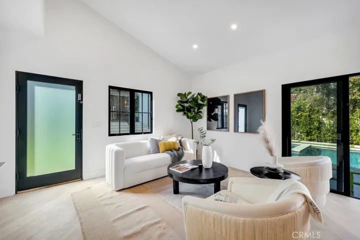 836 S Rimpau Boulevard, Los Angeles, California 90005