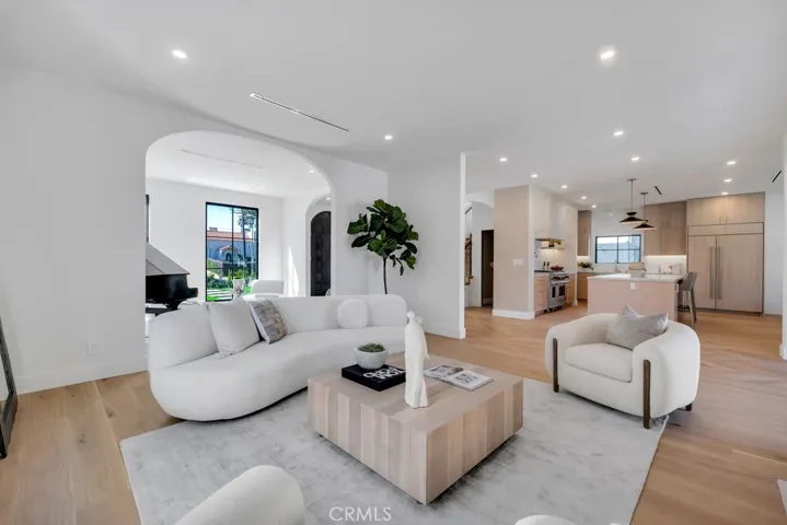 836 S Rimpau Boulevard, Los Angeles, California 90005