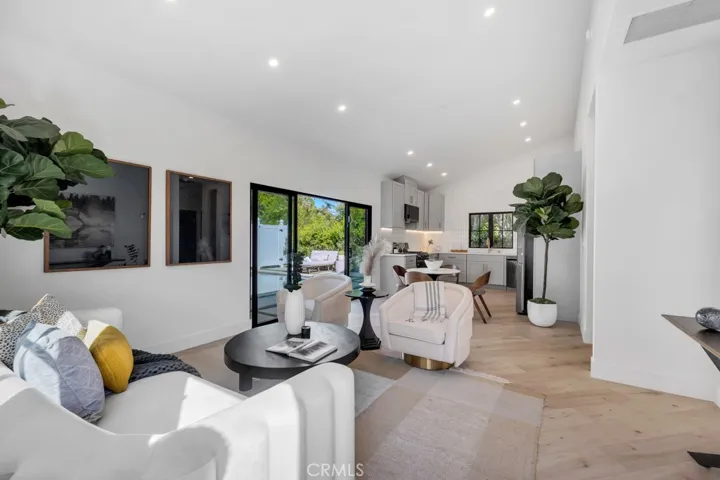 836 S Rimpau Boulevard, Los Angeles, California 90005