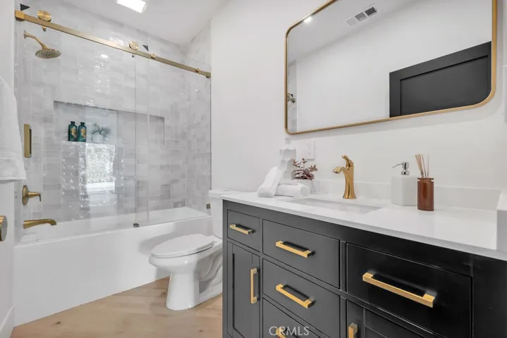 836 S Rimpau Boulevard, Los Angeles, California 90005