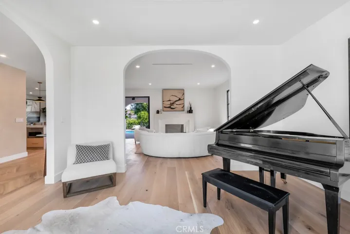 836 S Rimpau Boulevard, Los Angeles, California 90005