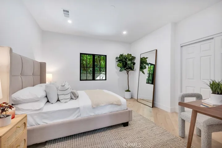 836 S Rimpau Boulevard, Los Angeles, California 90005
