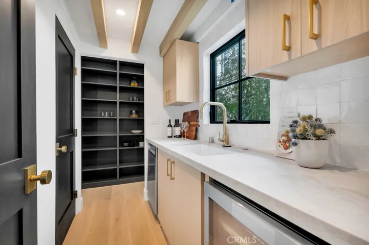 836 S Rimpau Boulevard, Los Angeles, California 90005