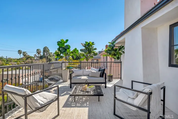 836 S Rimpau Boulevard, Los Angeles, California 90005