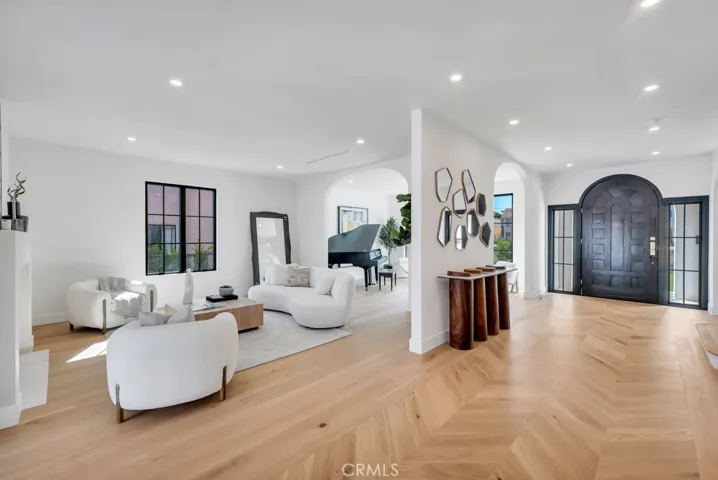836 S Rimpau Boulevard, Los Angeles, California 90005