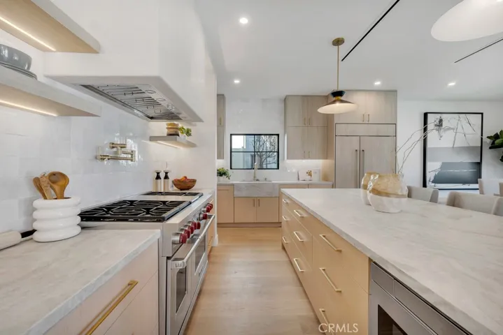 836 S Rimpau Boulevard, Los Angeles, California 90005