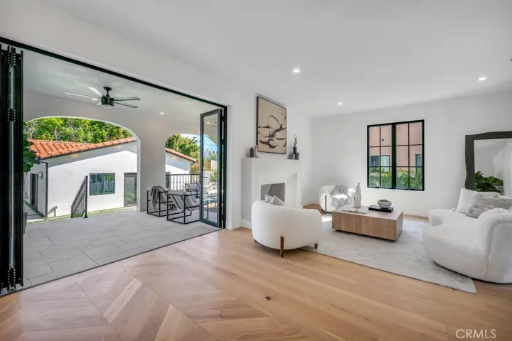 836 S Rimpau Boulevard, Los Angeles, California 90005