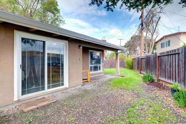 941 Rose Court, Santa Clara, California 95051