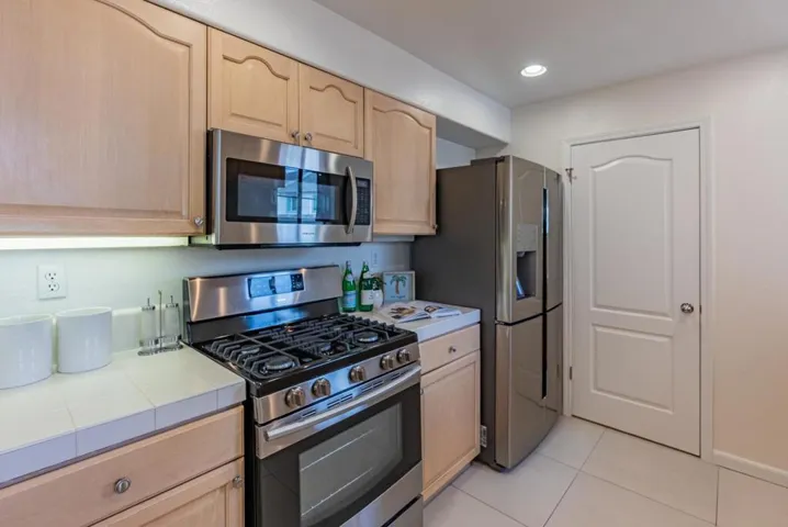 994 Alpine Terrace 4, Sunnyvale, California 94086