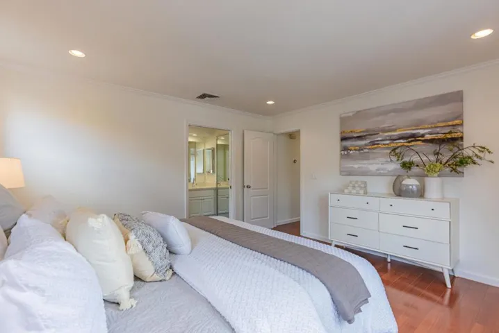 994 Alpine Terrace 4, Sunnyvale, California 94086