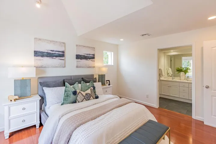 994 Alpine Terrace 4, Sunnyvale, California 94086