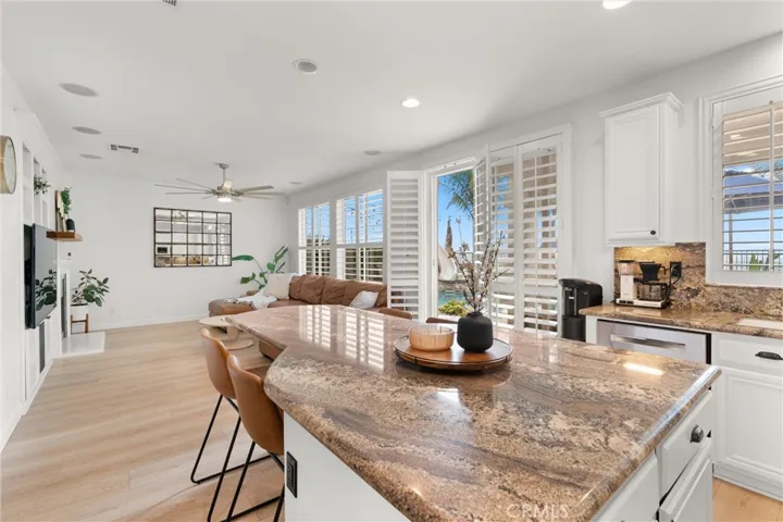 24086 Via Vista, Valencia, California 91354