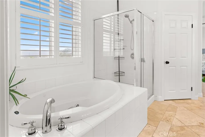 24086 Via Vista, Valencia, California 91354
