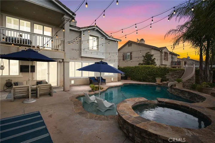 24086 Via Vista, Valencia, California 91354