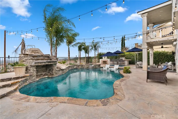 24086 Via Vista, Valencia, California 91354