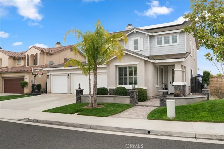 24086 Via Vista, Valencia, California 91354