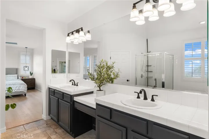 24086 Via Vista, Valencia, California 91354